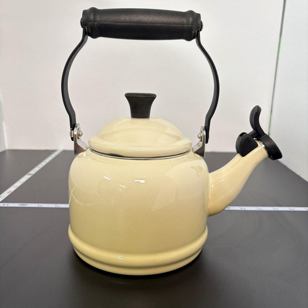 Le Creuset Demi Teakettle 1.25 Qt Cream Enamel Steel Whistling Stovetop Kettle